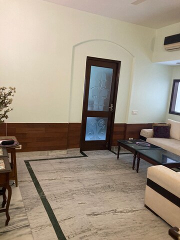 Living Room in 1 BHK Apartment at Safdarjung Enclave – for Rent