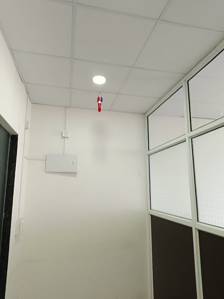 Other, vtp-kp-square Commercial Office Space 525 Sq.Ft. In Chinchwad Pune 8198188