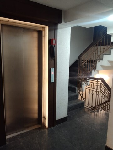 Room in 3 BHK Builder Floor at Green Park Extension – for Rent