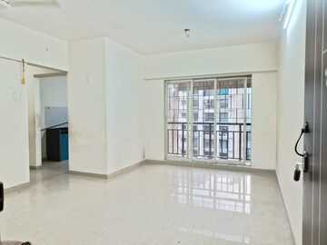 2 BHK Apartment For Rent in Everest World Tulip, Kolshet Road