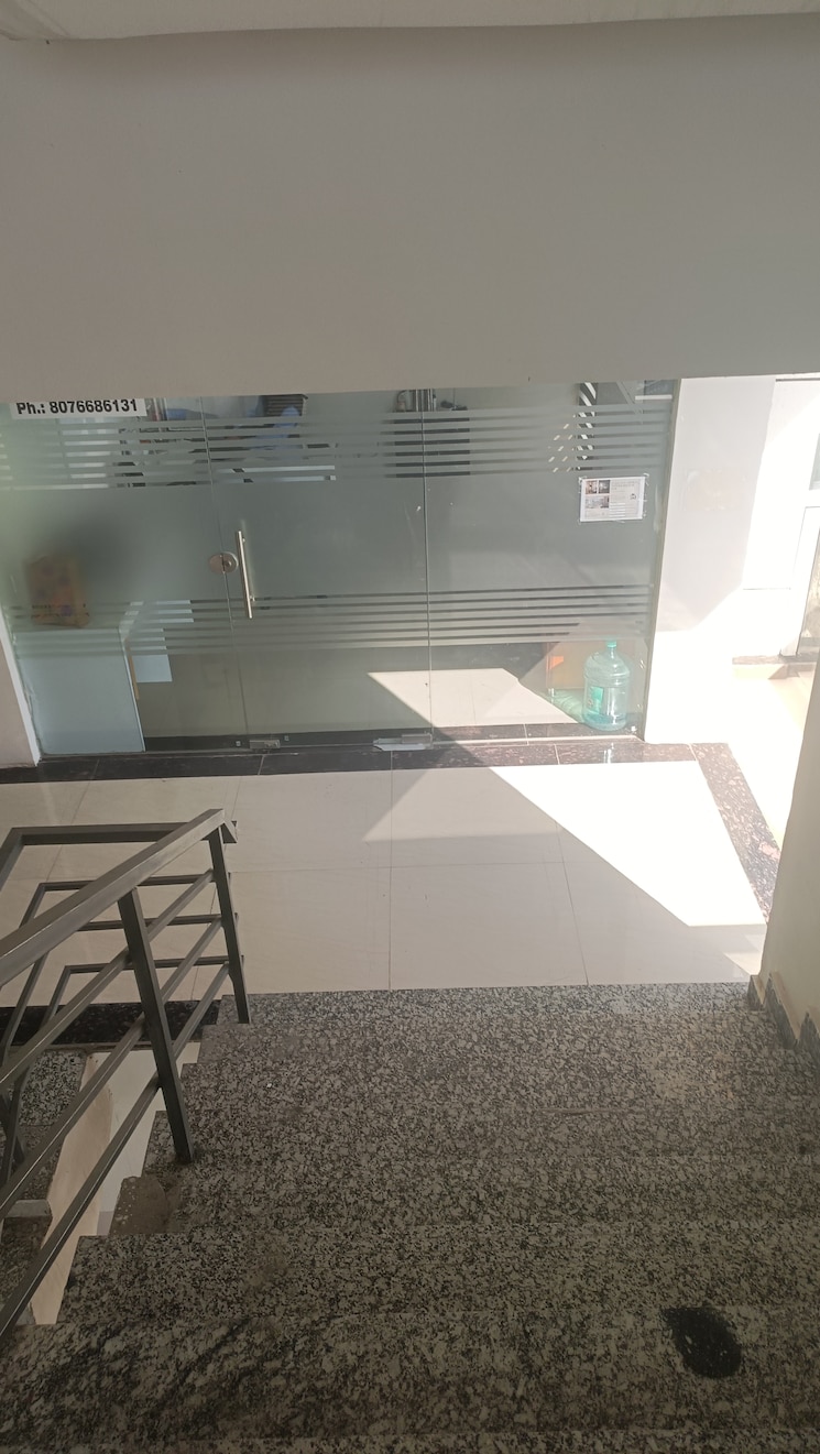 Team Area, spectrum-metro Commercial Office Space 420 Sq.Ft. In Sector 75 Noida 8198302