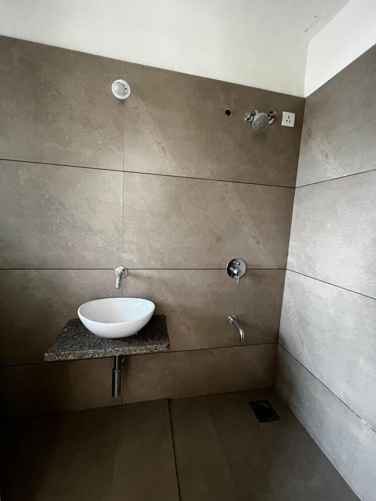 Bathroom, goel-sai-ganga 1 Bedroom 600 Sq.Ft. Apartment In Undri Pune 8198353