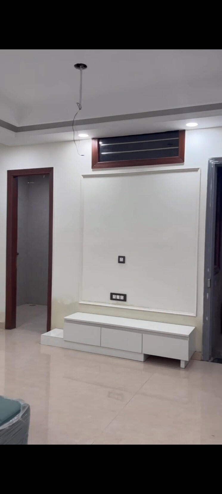 Room, bptp-district-phase-2 3 Bedroom 150 Sq.Yd. Builder Floor In Sector 84 Faridabad 8198392