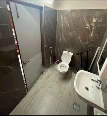 Bathroom in 4 BHK Villa at Cannon Dale, Kokapet – for Rent