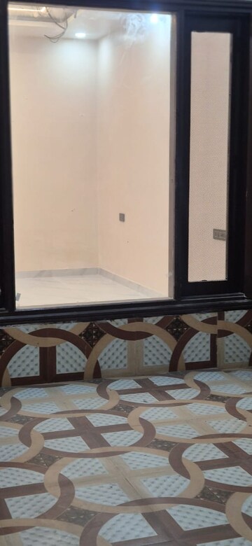 Bedroom in 2 BHK Villa at Gomti Nagar – for Rent