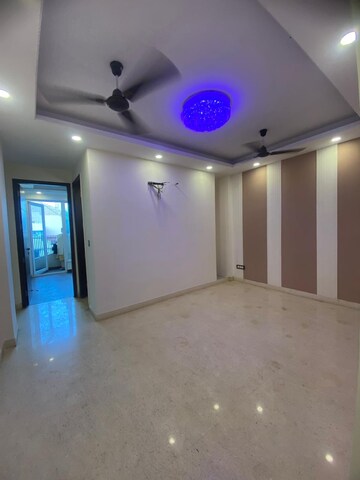 Room in 3 BHK Apartment at Pitampura – for Sale