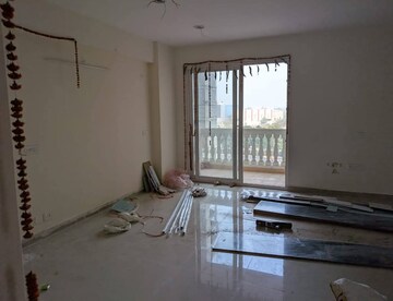 Living Room in 3.5 BHK Apartment at BSB Vaibhav Heritage Height, Sector 16 Greater Noida – for Rent