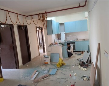 Living Room in 3.5 BHK Apartment at BSB Vaibhav Heritage Height, Sector 16 Greater Noida – for Rent