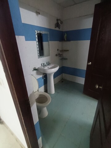 Furnished Amenities in 2 BHK Apartment at Gold Star Homes, Vrindavan Yojna – for Rent