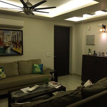 Bedroom in 2.5 BHK Builder Floor at Smart World Gems, Sector 89 – for Sale