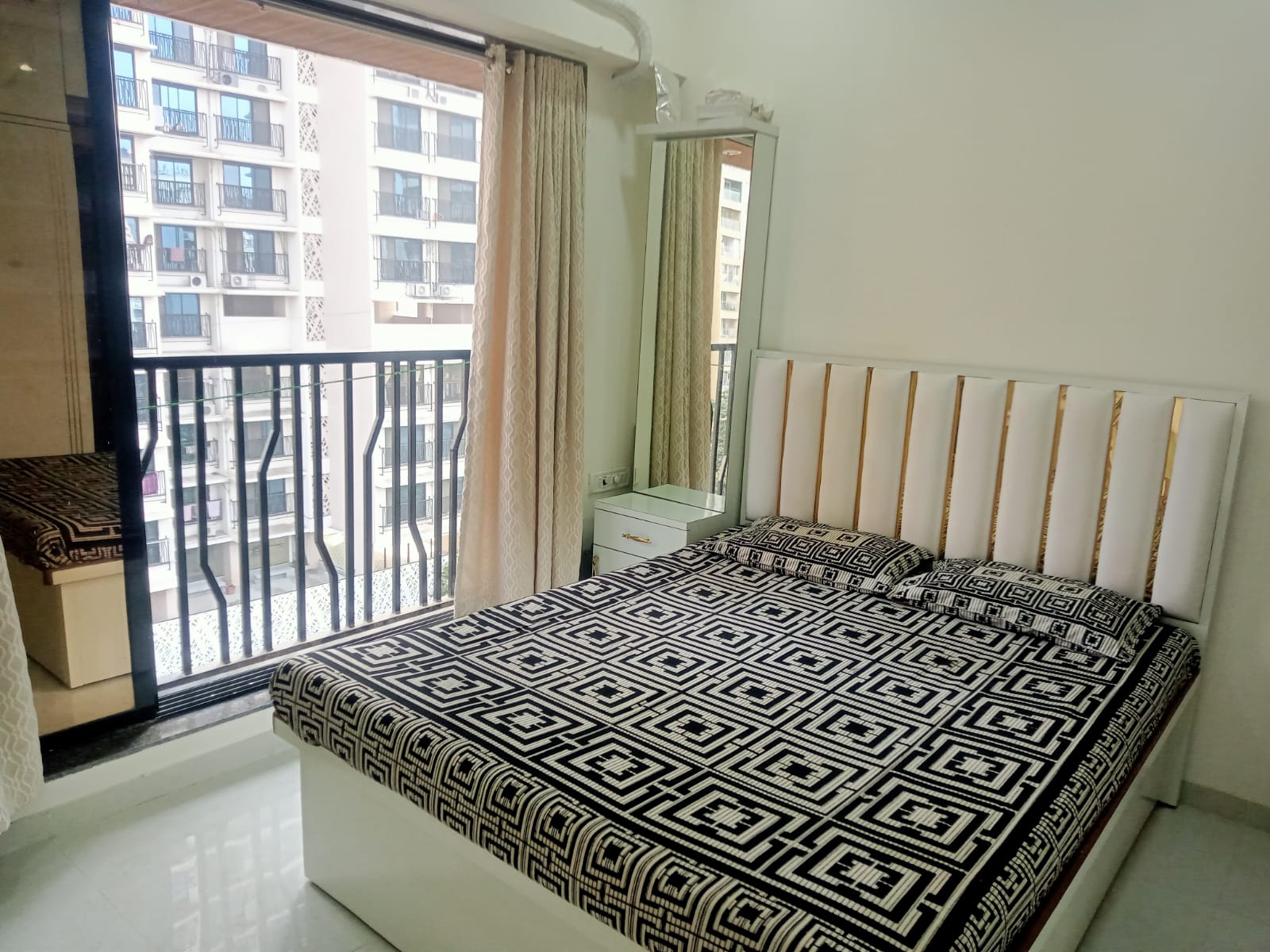 2 BHK Apartment For Sale in Kamla Prasanna Jeevan