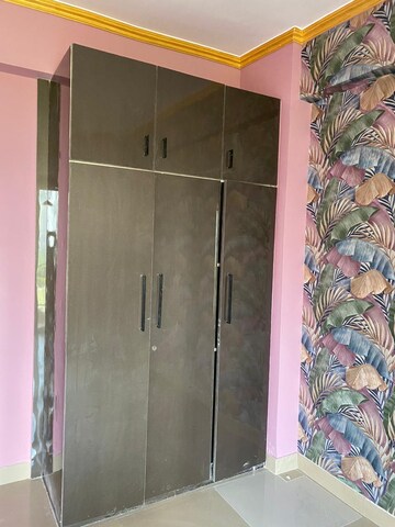 Furnished Amenities in 3 BHK Apartment at Gardenia Gateway, Sector 75 – for Sale
