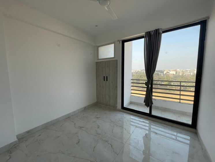 Room, vasant kunj 3 Bedroom 1350 Sq.Ft. Builder Floor In Vasant Kunj Delhi 8198637