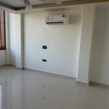 Room in  Industrial Plot at DLF Industrial Estate, Ip Colony – for Rent