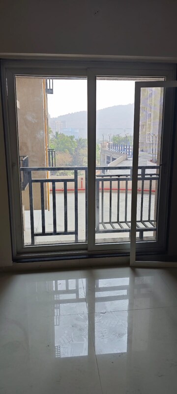 Room in 1 BHK Apartment at Raunak Bliss, Ghodbunder Road – for Rent