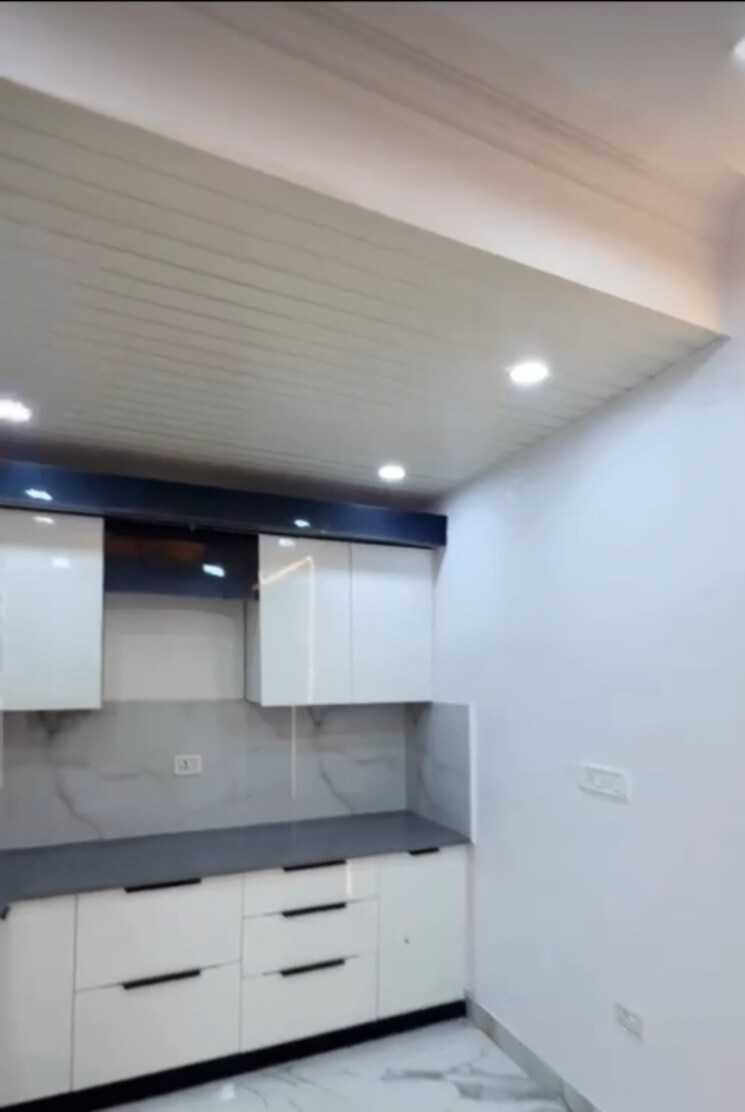 Kitchen, rwa-gyan-khand-3 2 Bedroom 950 Sq.Ft. Builder Floor In Indrapuram Ghaziabad 8198643