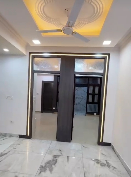 2 BHK Builder Floor For Sale in RWA Gyan Khand 3