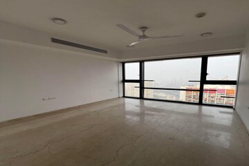 Room in 4 BHK Apartment at Lodha The Park, Worli – for Rent