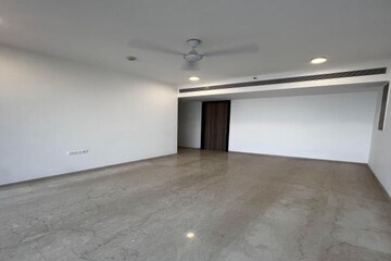 Room in 4 BHK Apartment at Lodha The Park, Worli – for Rent