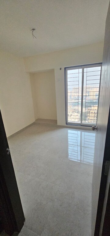 Room in 1 BHK Apartment at Puranik City Reserva, Ghodbunder – for Rent