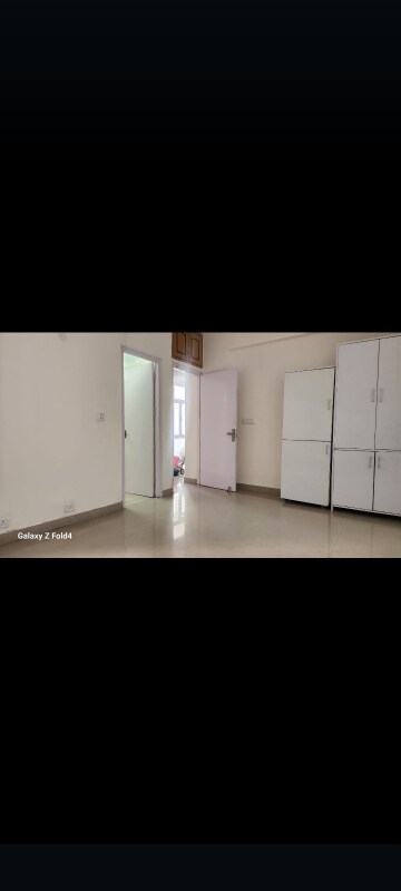 Room in 2 BHK Apartment at Parsvnath Majestic Floors, Vaibhav Khand – for Rent