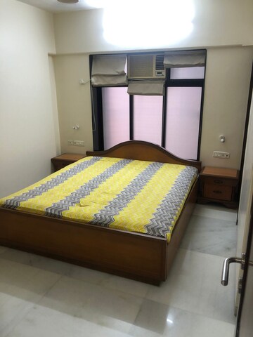 Bedroom in 4 BHK Apartment at Madhukunj Apartment Prabhadevi, Prabhadevi – for Rent