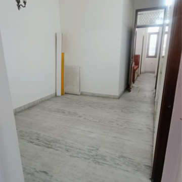 Room in 2 BHK Builder Floor at Saket – for Rent