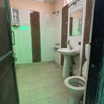 Bathroom in 1 BHK Builder Floor at Malviya Nagar – for Rent