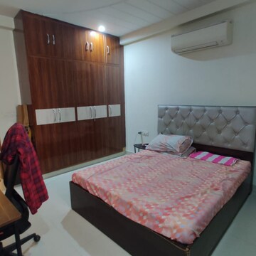 Bedroom in 2 BHK Builder Floor at Sector 52 – for Rent
