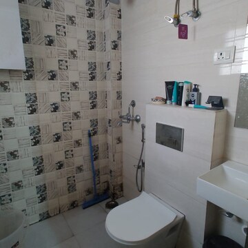 Team Area in 2 BHK Builder Floor at Sector 52 – for Rent