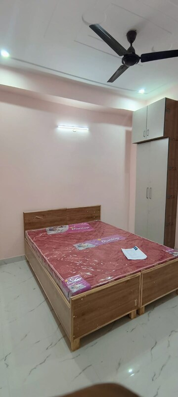 Bedroom in 1 RK Builder Floor at Unitech South City 1, South City 1 – for Rent