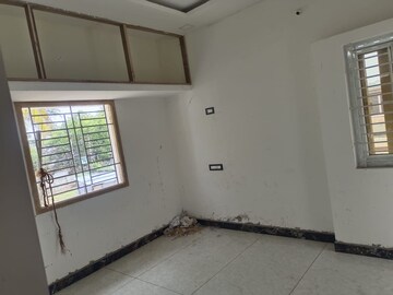 Room in 2.5 BHK Independent House at Kk Nagar – for Sale
