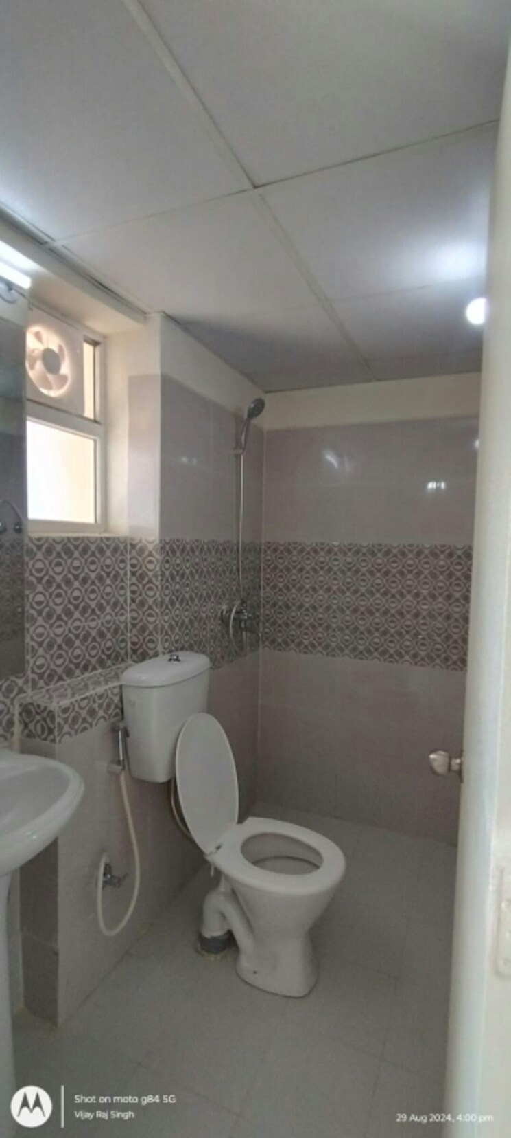 Bathroom, mahagun-mezzaria 3.5 Bedroom 2550 Sq.Ft. Apartment In Sector 78 Noida 8198812