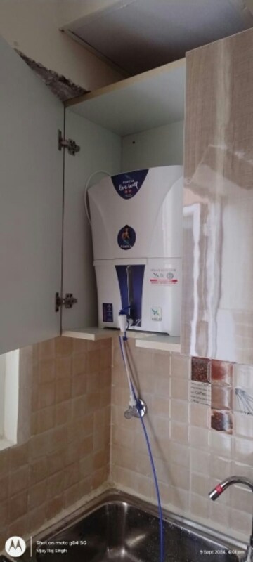 Bathroom in 3 BHK Apartment at Supertech Cape Town, Sector 74 – for Rent