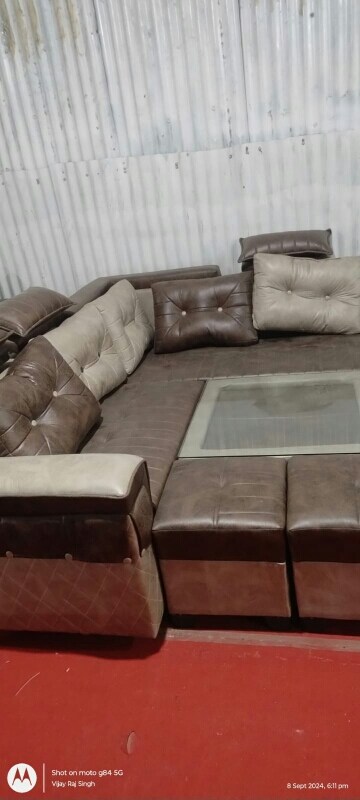 Living Room in 3 BHK Apartment at Supertech Cape Town, Sector 74 – for Rent