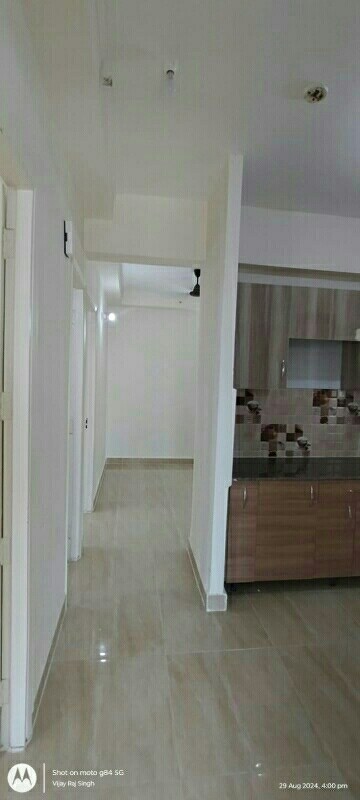 Bathroom in 2.5 BHK Apartment at Aims Golf City, Sector 75 – for Rent