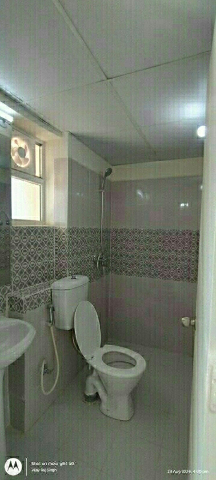 Bathroom, aditya-celebrity-homes 2.5 Bedroom 1145 Sq.Ft. Apartment In Sector 76 Noida 8198866