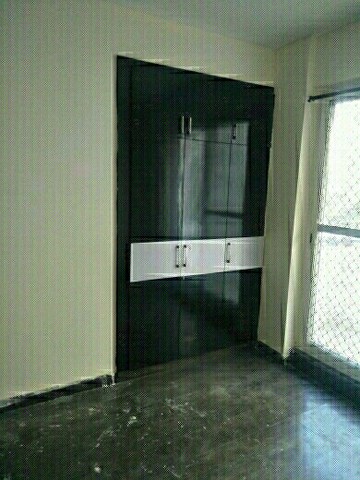 Room in 3 BHK Apartment at Supertech Cape Town, Sector 74 – for Sale