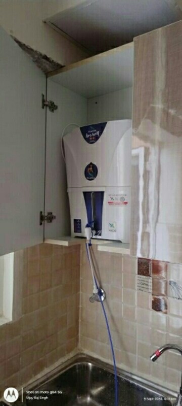 Bathroom in 2 BHK Apartment at Supertech Cape Town, Sector 74 – for Rent