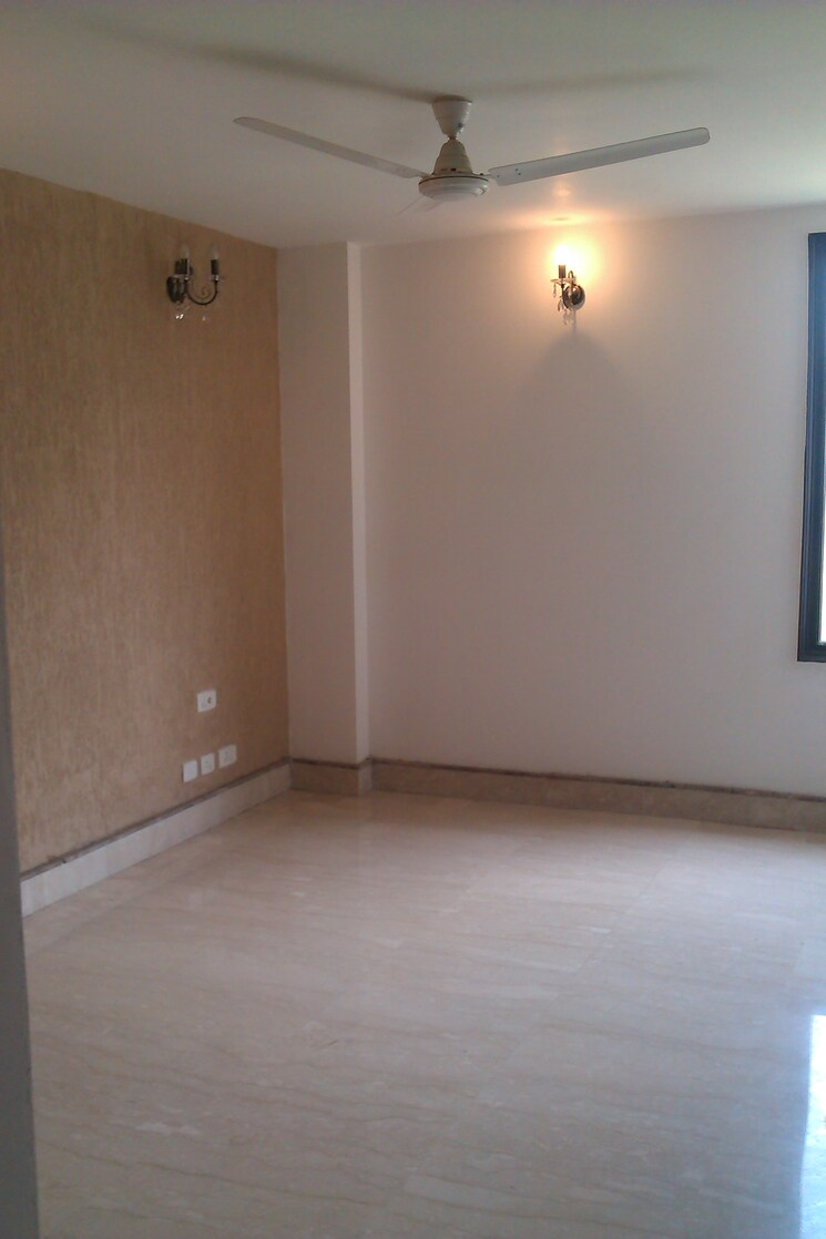 Room, jasola vihar 3 Bedroom 2700 Sq.Ft. Builder Floor In Jasola Vihar Delhi 8198934