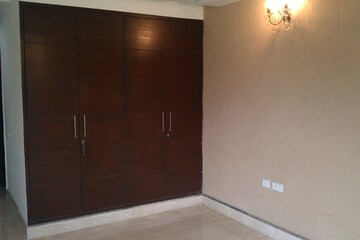 Room in 3 BHK Builder Floor at Jasola Vihar – for Sale