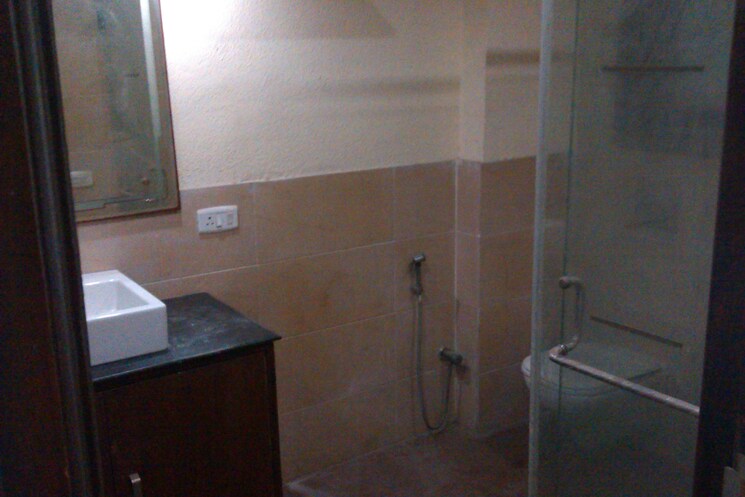Bathroom, jasola vihar 3 Bedroom 2700 Sq.Ft. Builder Floor In Jasola Vihar Delhi 8198934