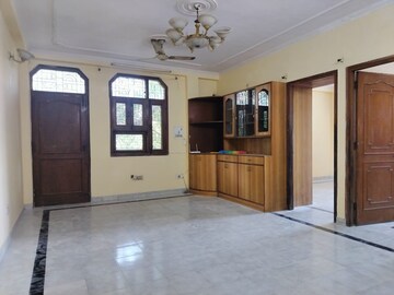 Room in 2 BHK Apartment at Sarita Vihar – for Rent