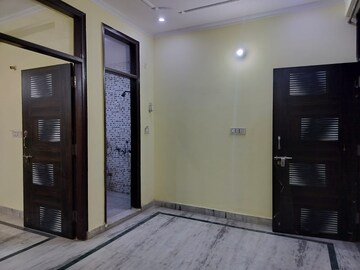 Room in 1 BHK Apartment at Sarita Vihar – for Rent