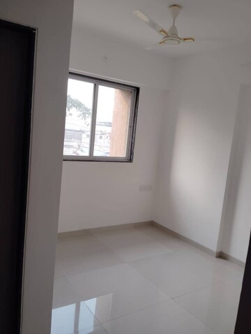 Room in 2 BHK Apartment at Kohinoor Prime, Ulhasnagar – for Rent