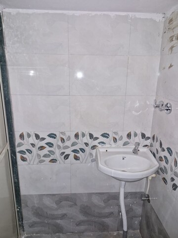 Bathroom in 1 RK Apartment at Thane West – for Sale