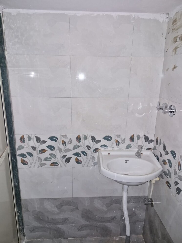 Bathroom, thane west 1 RK 420 Sq.Ft. Apartment In Thane West Thane 8198960