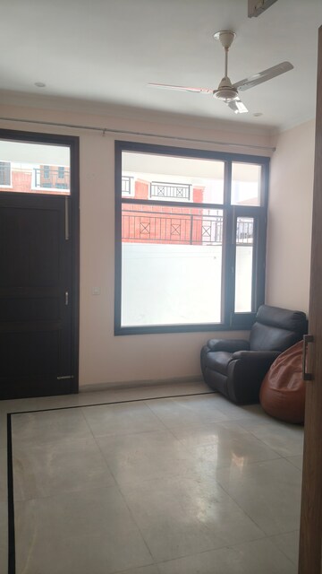 Room in 3.5 BHK Independent House at Sector 21 – for Rent