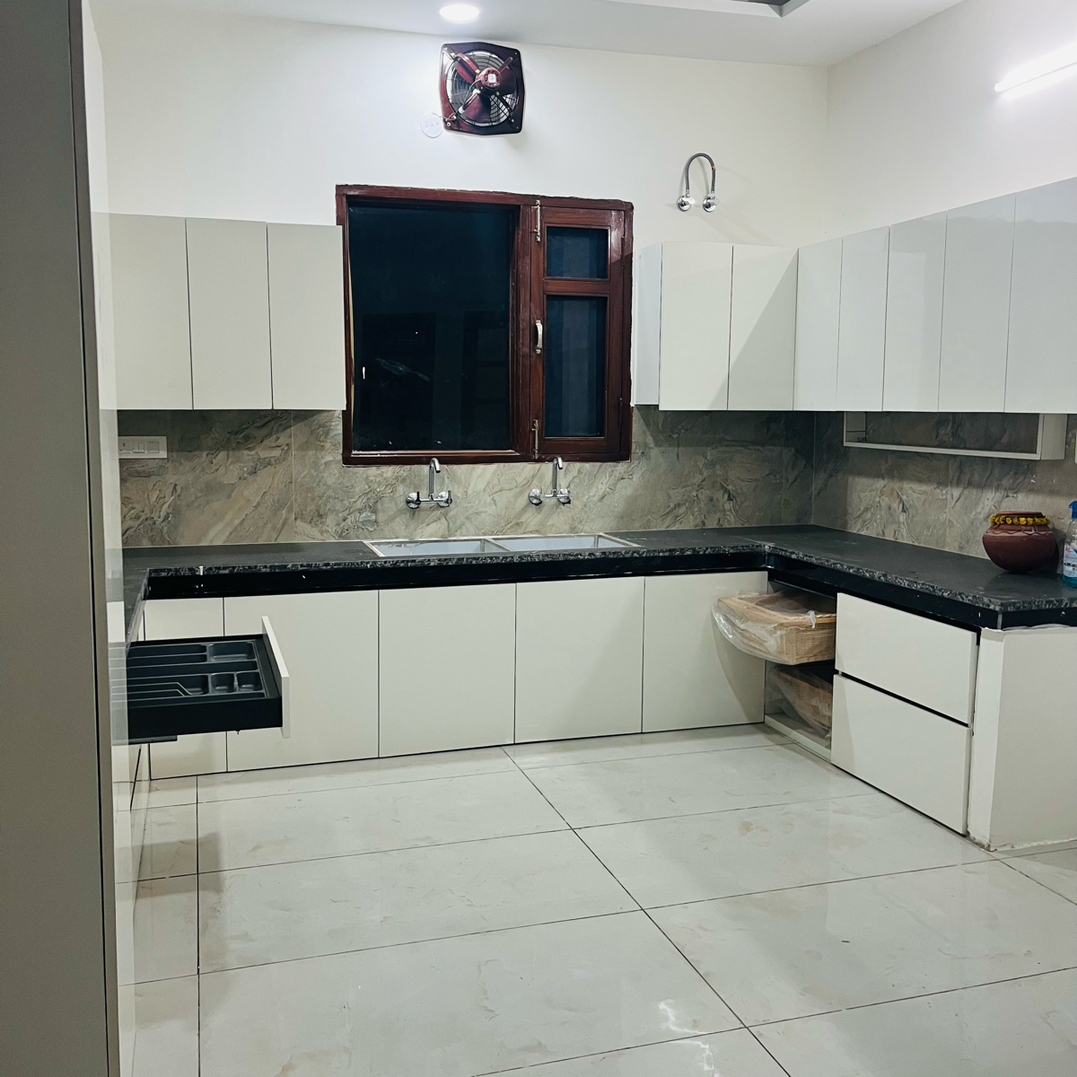 3 BHK + Servant Room Apartment For Sale in T Square Property 
