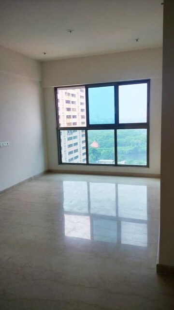 Room in 3 BHK Apartment at Rajesh Raj Infinia, Malad West – for Rent